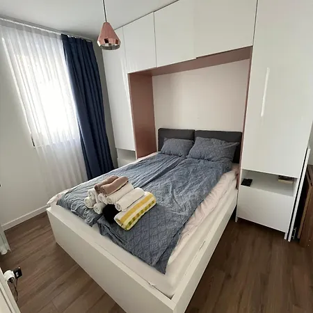 아파트 Apartman Joy 자호리나
